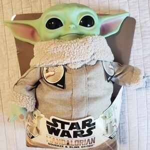 Star Wars Madalorian toy